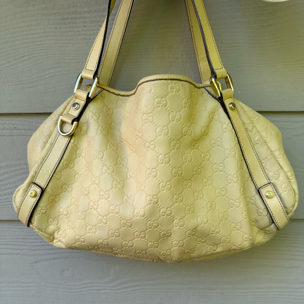 GUCCI
Guccissima Leather Shoulder Bag - Picture 2 of 16